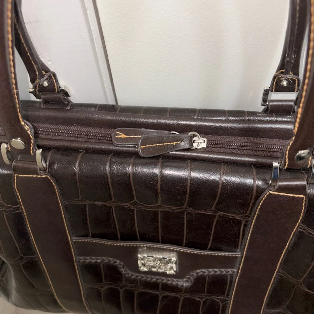 Bueno Elegant Chocolate Brown Bag - Picture 2 of 5